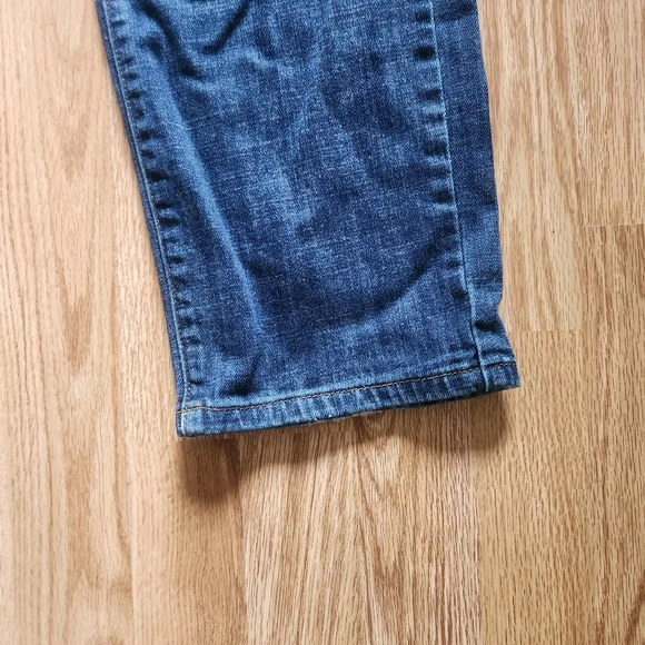 Lucky Brand 221 Straight Jeans - Picture 3 of 12